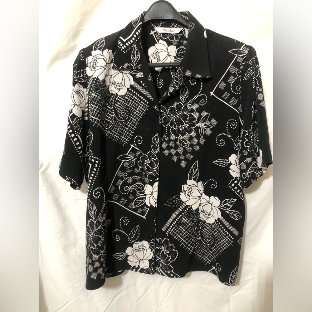 TanJay Black and White Floral Blouse